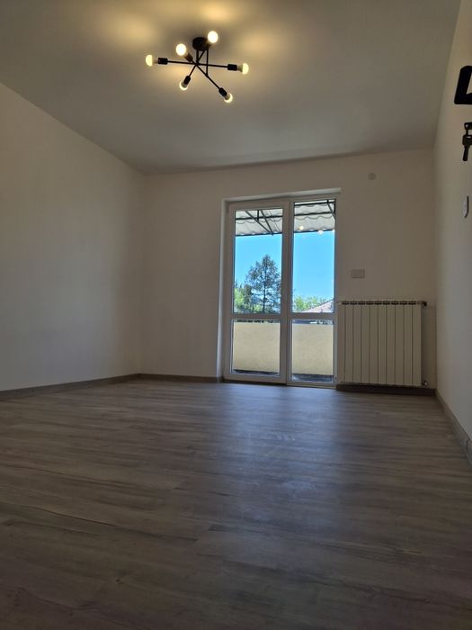 DE VANZARE apartament cu 2 camere, decomandat.