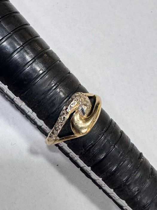 Златен пръстен 14 К 585/ 1,61 гр.