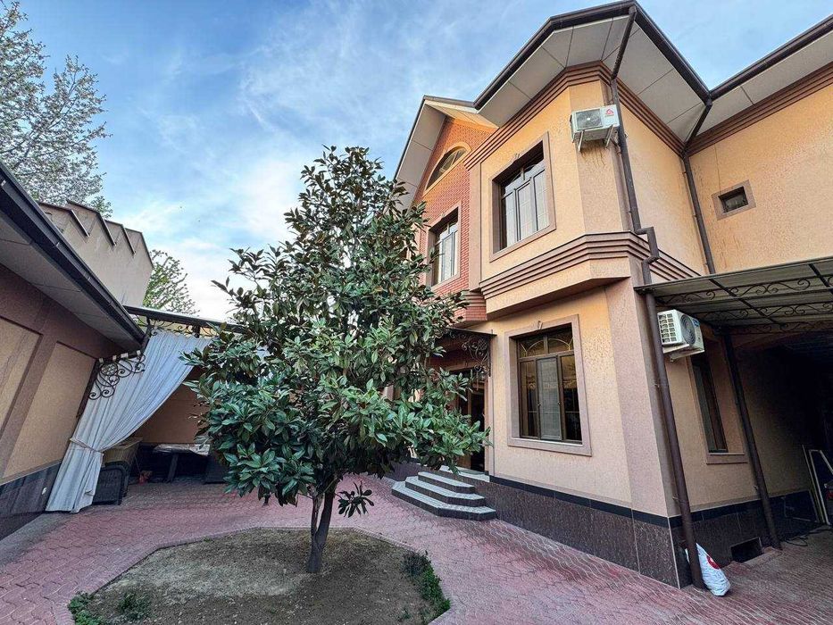 Продается дом в самом центре ! ориентир Гостиница Россия!