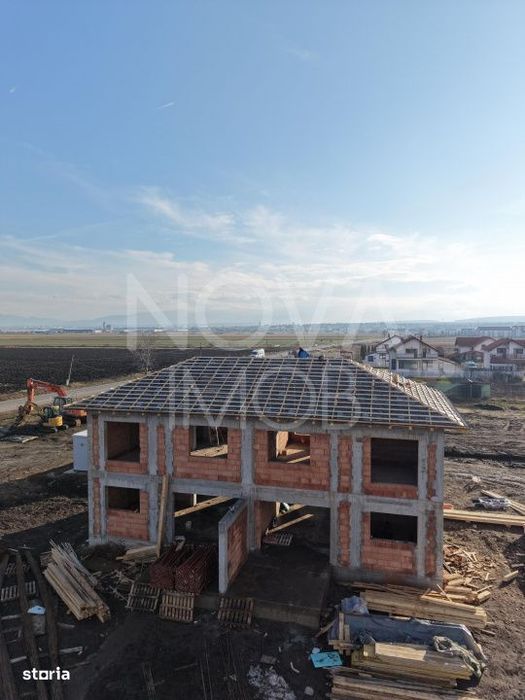 Casa tip duplex 5 camere, 215 mp gradina - Sura Mica