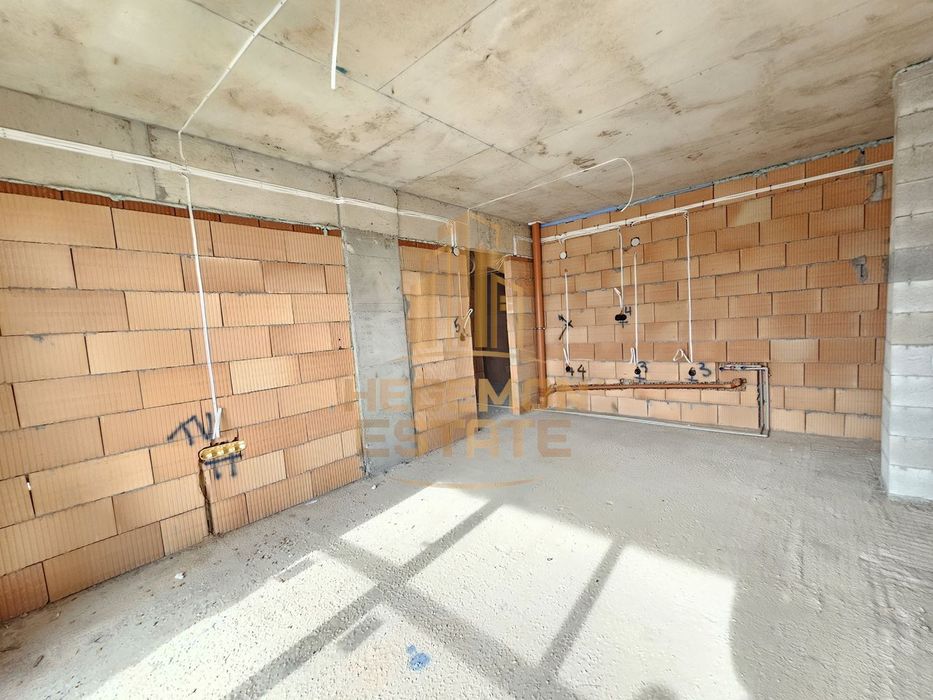Продава се Двустаен апартамент в Варна, Цветен квартал - 70 кв.м за 830 €/кв.м - Снимка #6