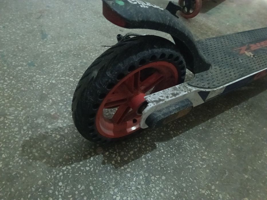 Trotineta electrica Aprilia