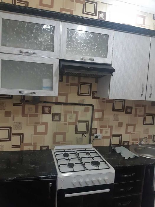 Шухрат кафе ёнида 1-хона 2-хона қилинган кв ижарага берилади 1-қават