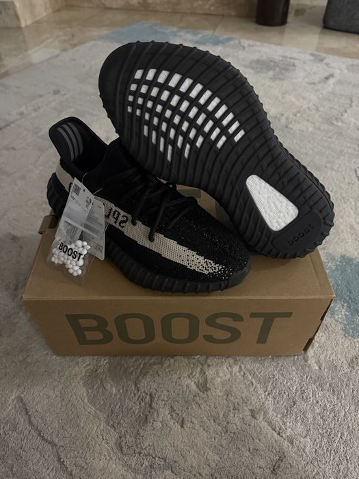 Yeezy 350 V2 Oreo