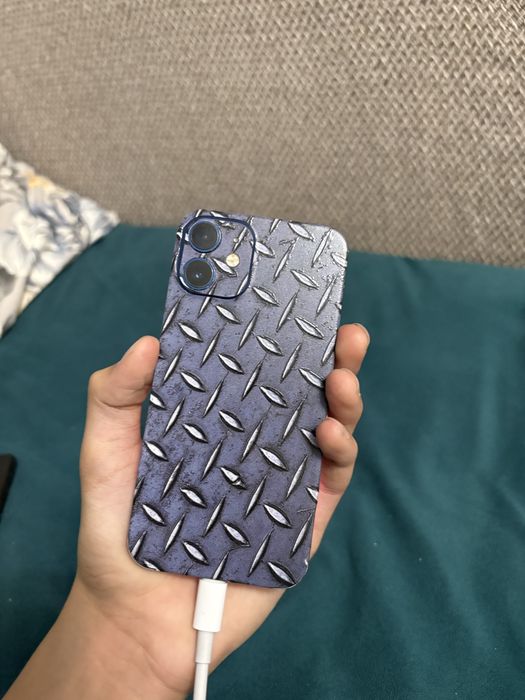 Iphone 12mini продаю