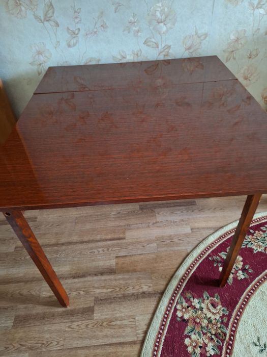 Стол - тумба полированная