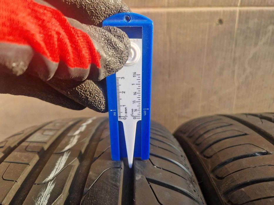 2 Pirelli R18 235/55 Летни гуми  DOT0222