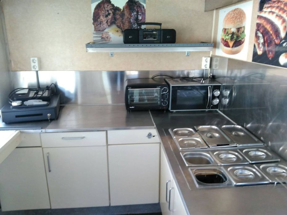 Търговска каравана под наем за стационарно ползване