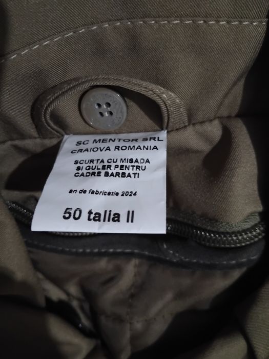 Scurtă de oraș cu guler și mesada cadre bărbați