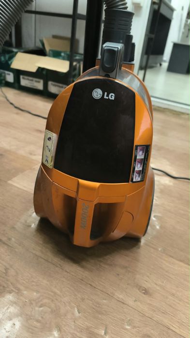 Пылесос LG 2000W