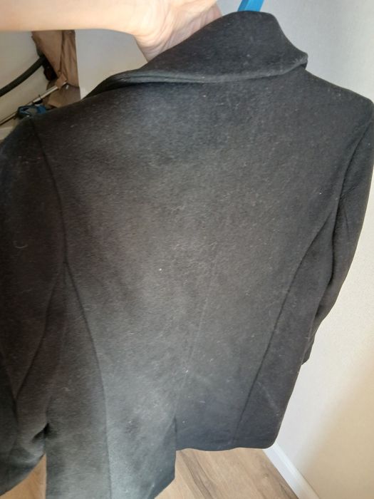 Пальто короткое ниже бедра