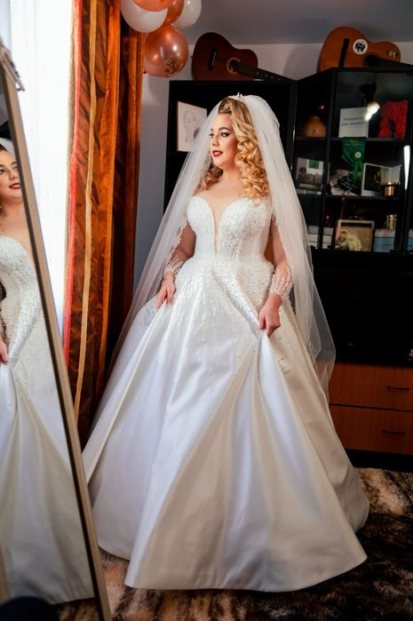 Rochie de mireasa superba