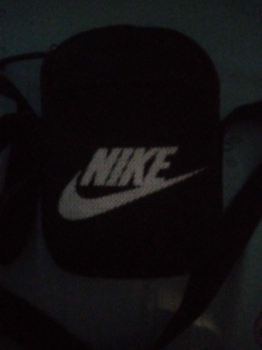 Borsetă nouă si originală !Made in Indonezia