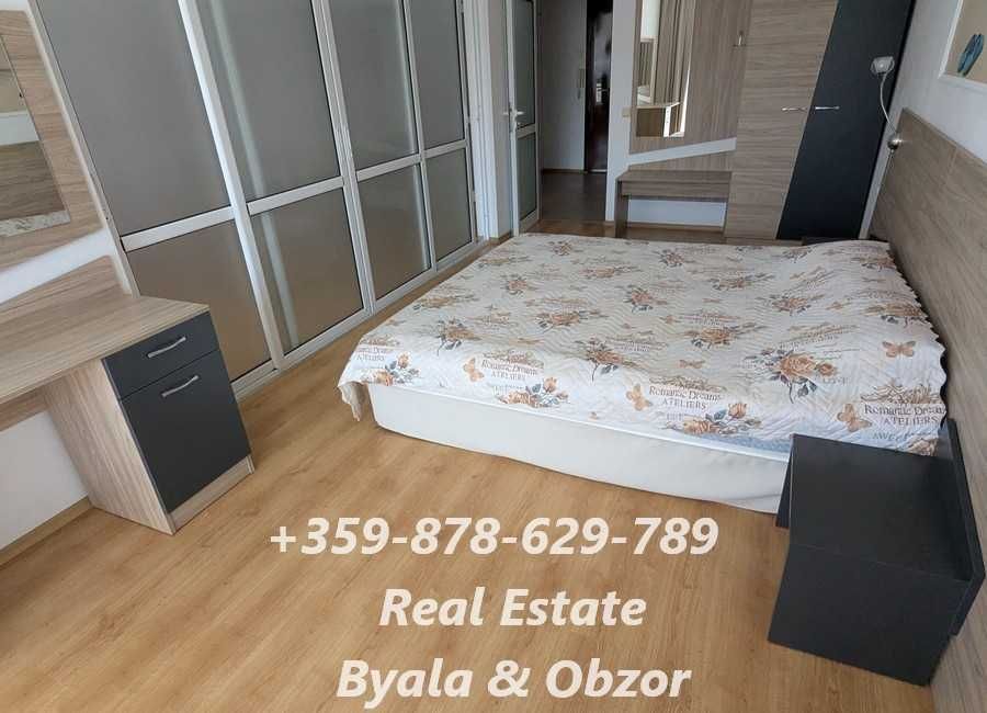 Двустаен апартамент с гледка към града на първа линия в гр.Бяла