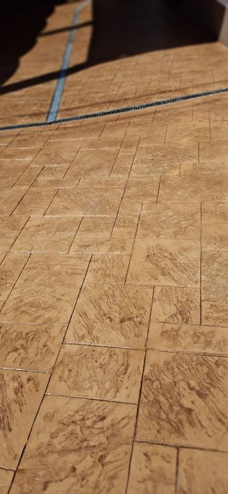 Beton Amprentat și Vertical