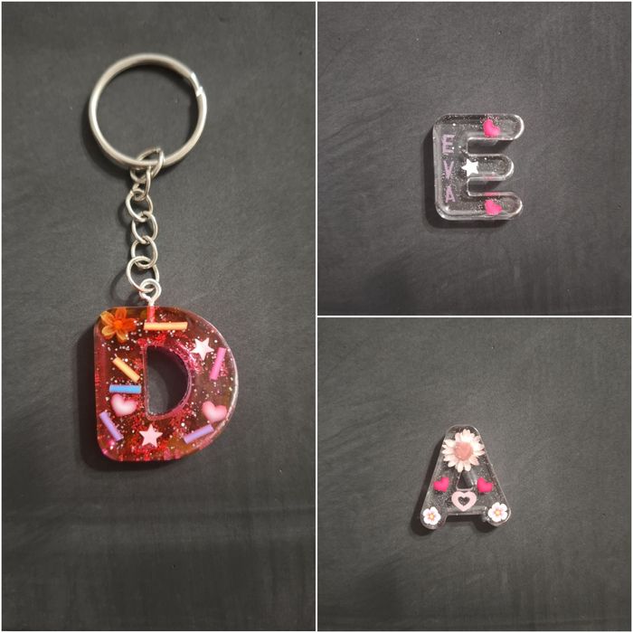 Breloc literă din rășină