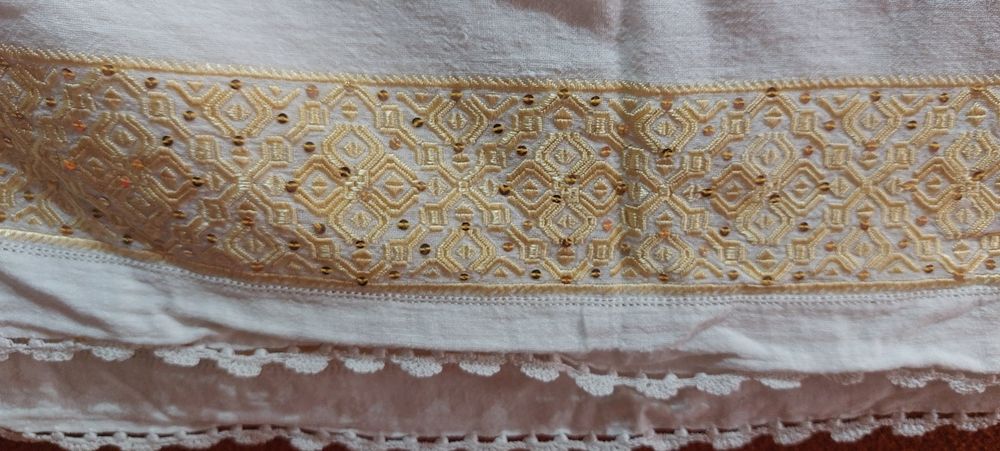 Costum national  autentic