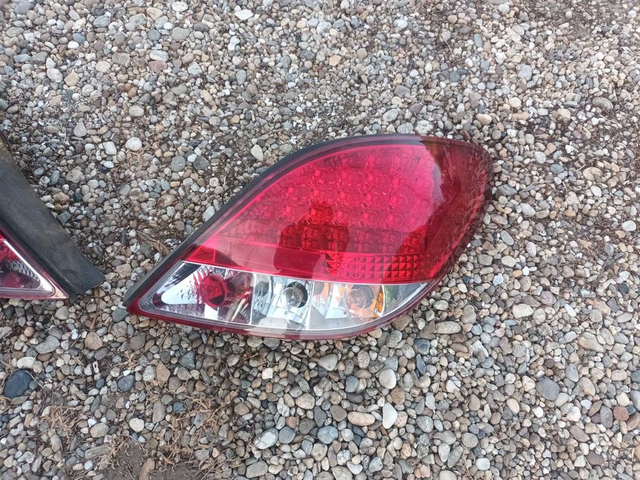 ляв и десен тунинг стоп за пежо 207 хечбек PEUGEOT 207