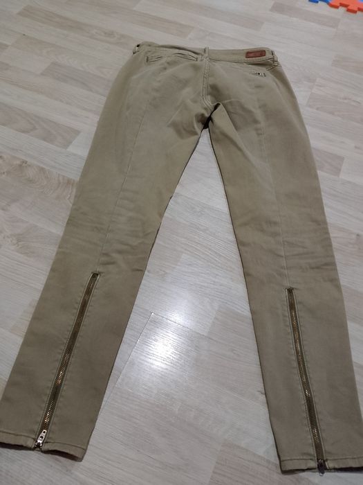Pantaloni tommy Hilfiger model deosebit
