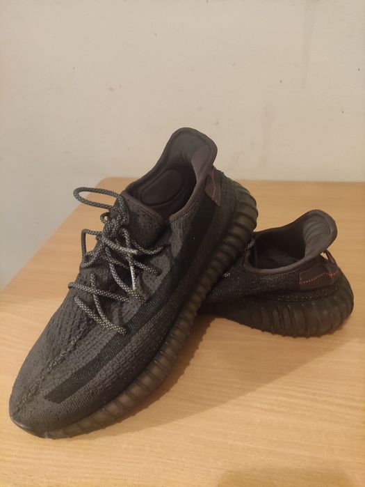 Adidași Yeezy boost