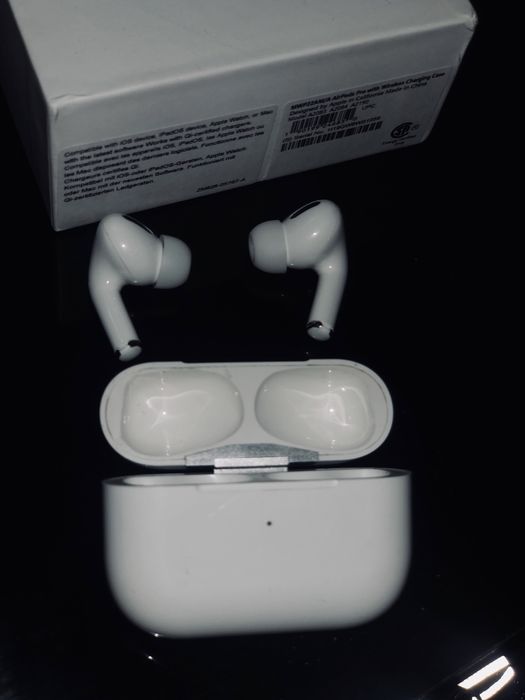 Căști Wireless AirPods Pro cu ANC (Anulare Zgomot) – Pachet Complet, Stare Ca Nouă