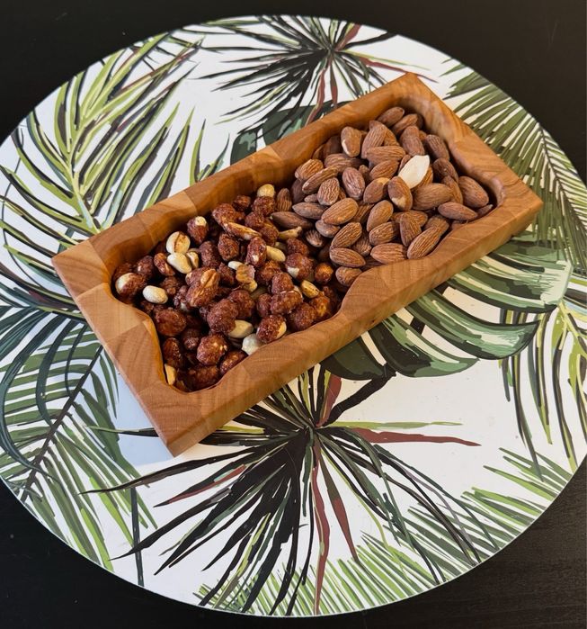 Плато за ядки чареша