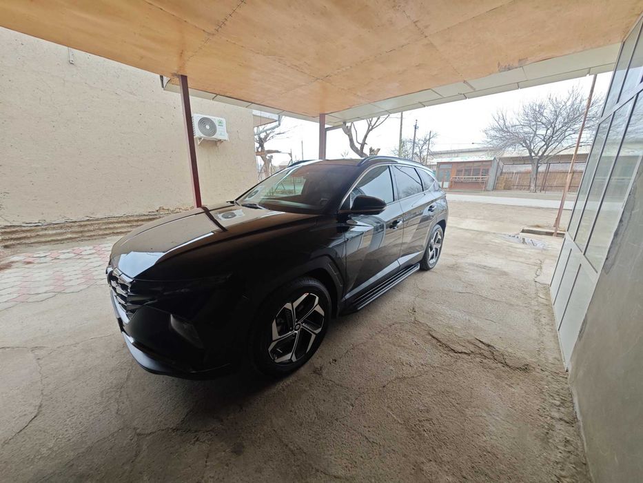 Tucson 2.5 AT 8  поғона lyks 4 WD 7 ўринли