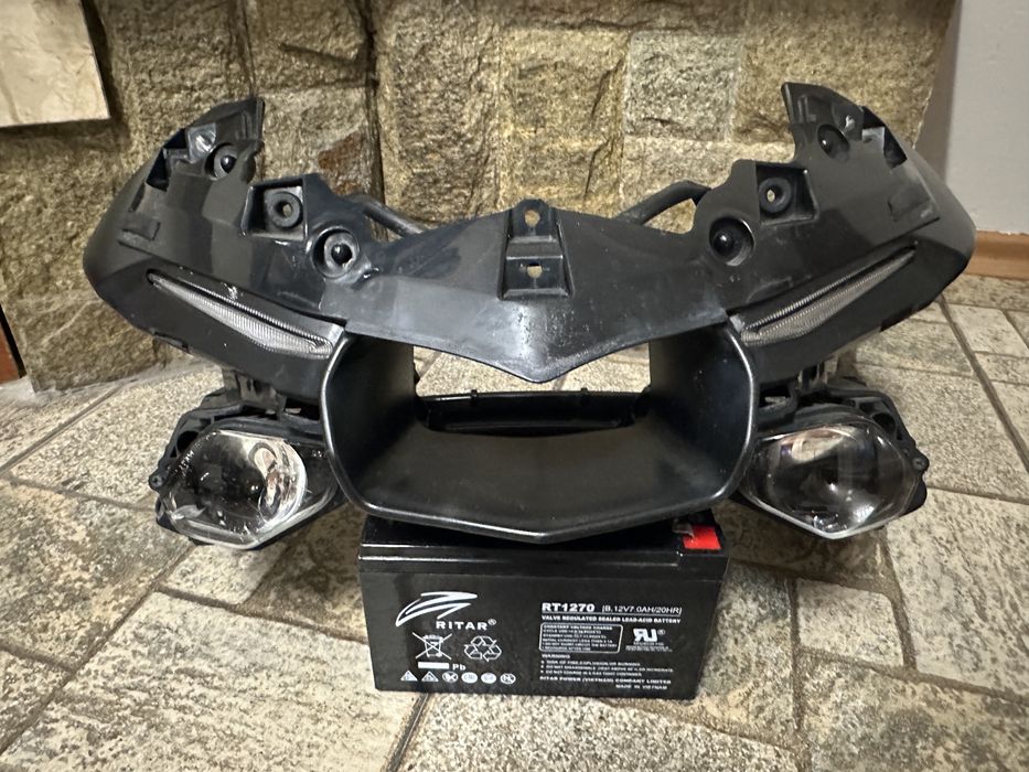 Фар Yamaha R1 rn32 rn49
