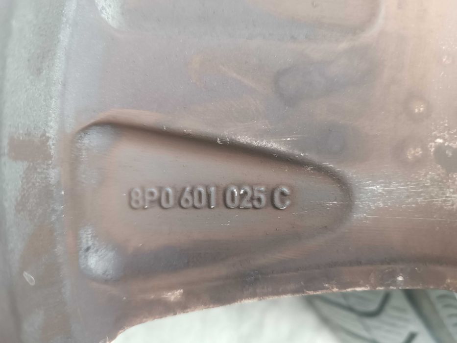 Джанти с гуми 17 цола 5х112 ЕТ56 за Ауди, VW. Шкода, Сеат - 8P0601025C