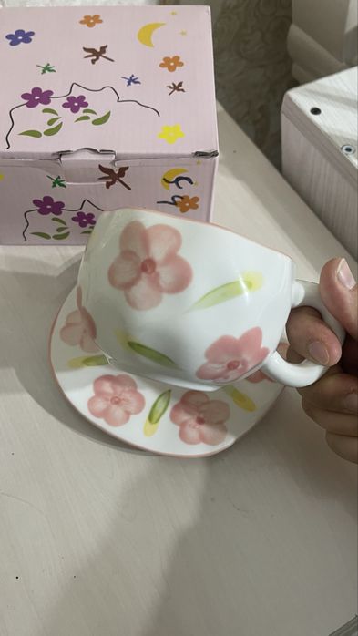 Чашка с цветами новая