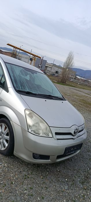 Corola verso 2.2дизел На части!!!