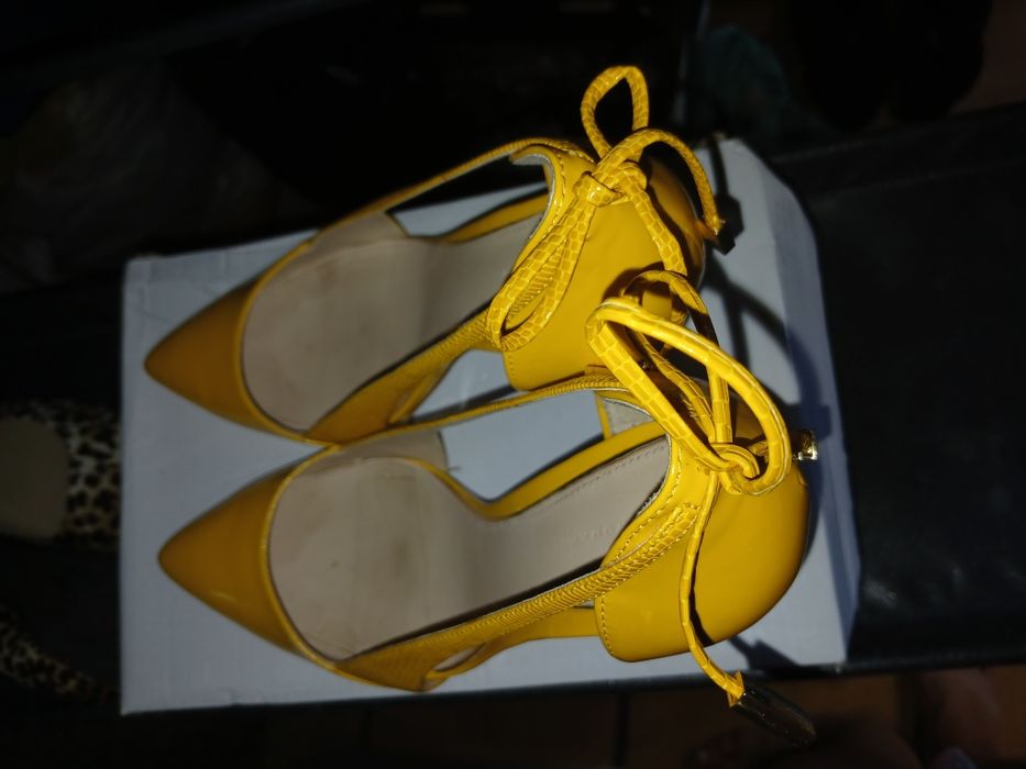 Pantofi cu toc Zara
