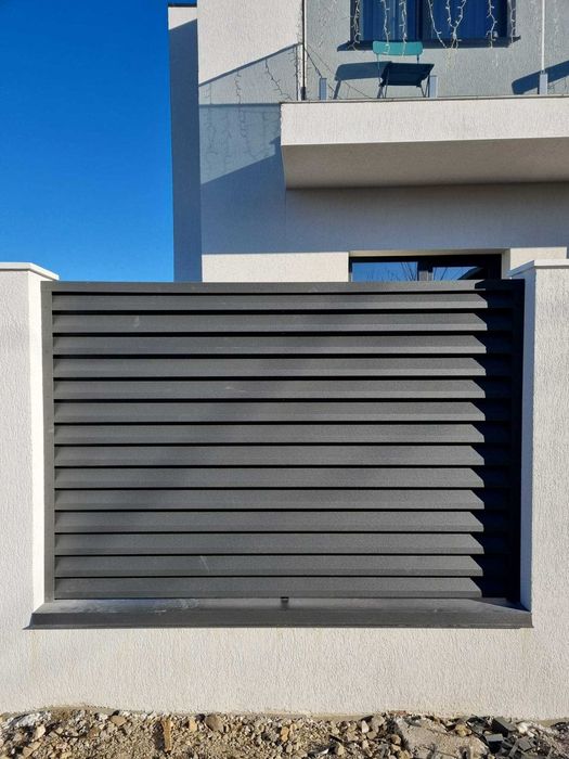 Garduri si porti din sipca metalica, panouri stil jaluzele, tabla cutata, plasa bordurata, fier forjat, BCA si alte modele disponibile