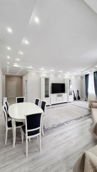 Медеуский р-н 4ком квартира у парка