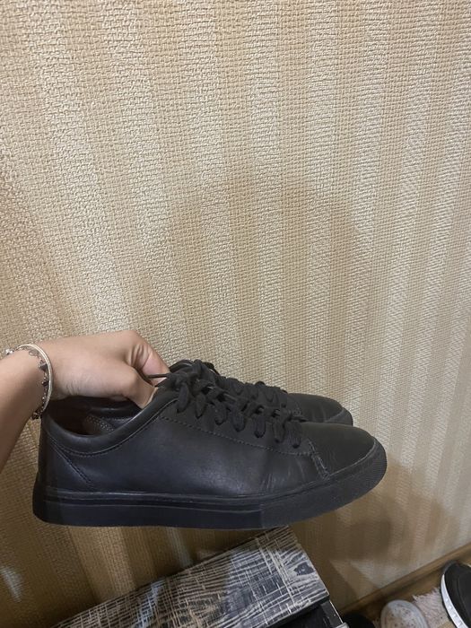 кроссовки кожанные