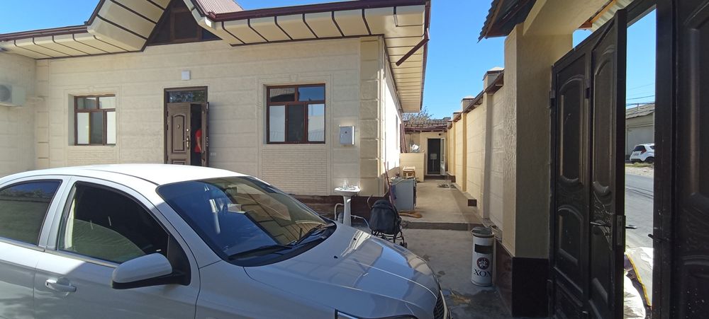 SROCHNA Qibray tumani Qoramurt postini oldida uy sotiladi 3.5 sotixli