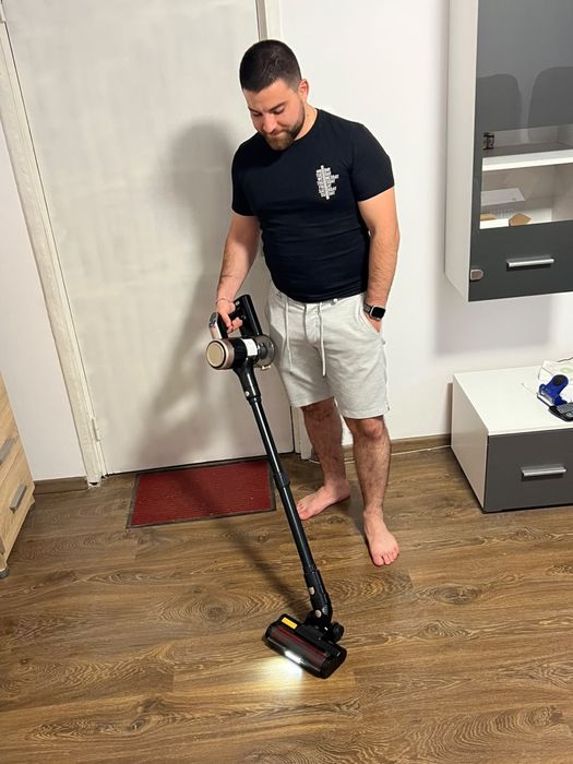 Aspirator inteligent fara fir ca dyson
