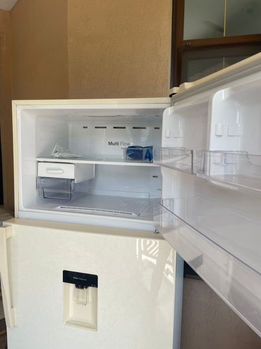 Холодильник Samsung