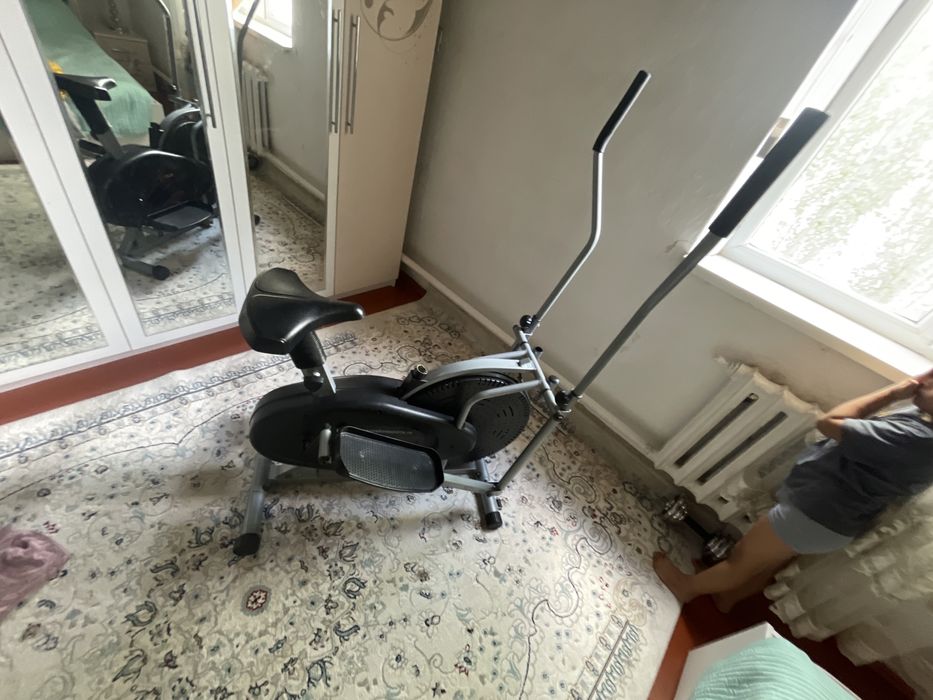 Велотренажер срочно продам