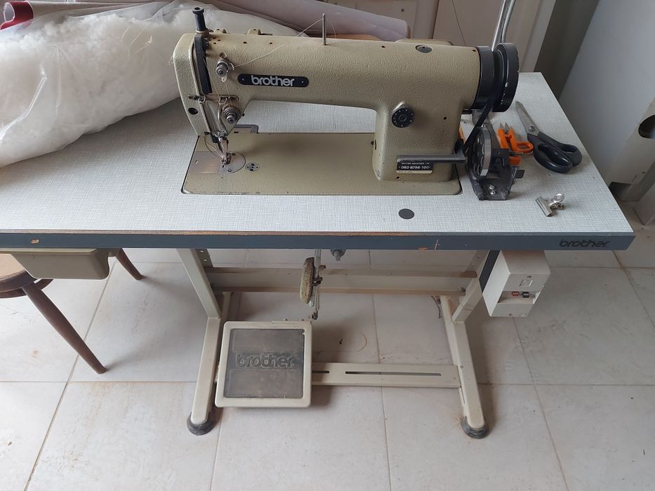 Шевна машина BROTHER , троен транспорт