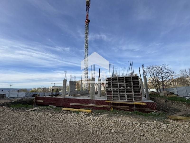 Продава се Двустаен апартамент в Варна, Възраждане 2 - 62 кв.м за 1775 €/кв.м - Снимка #2