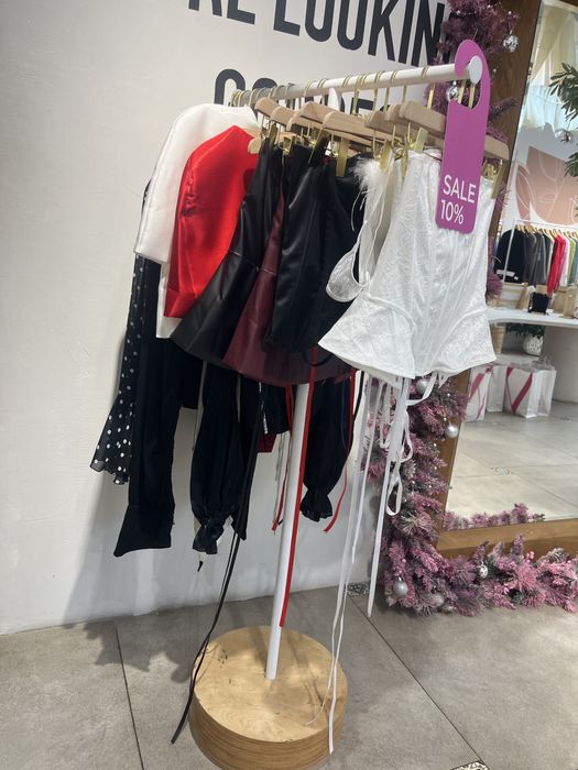 Торговое оборудование и мебель