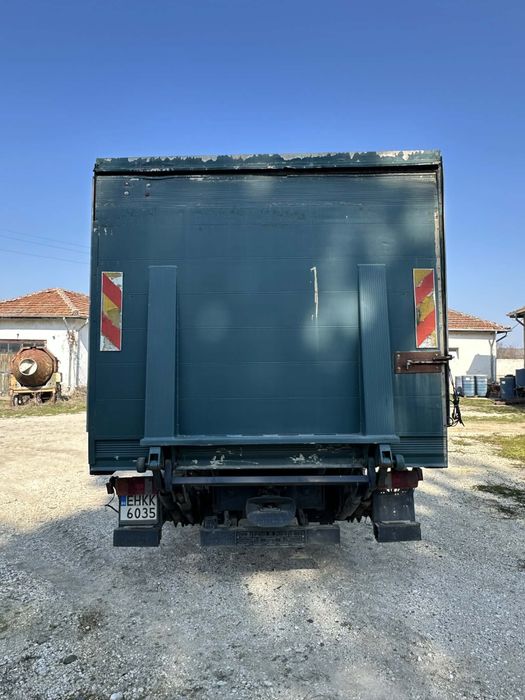 Продавам Мерцедес 1228