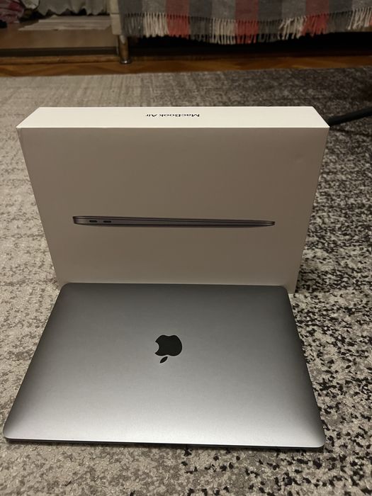 MacBook air 13 inch 256 gb