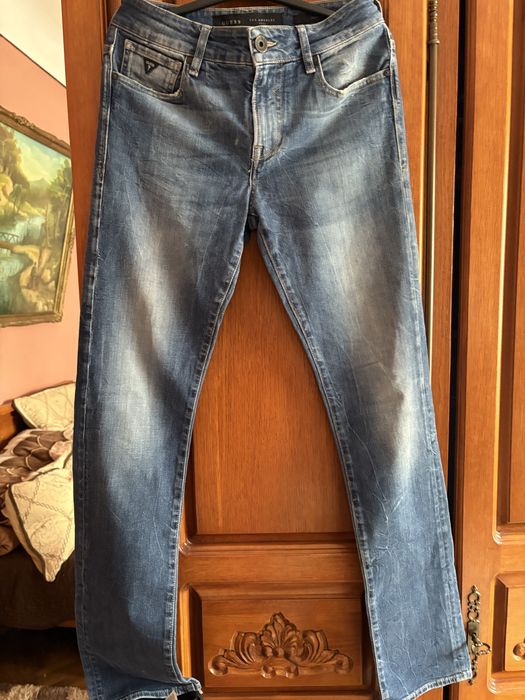 Blugi Guess albastri