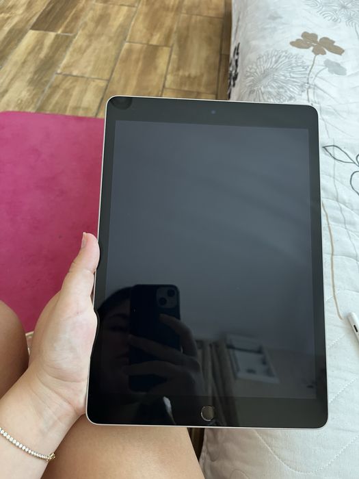 iPad 9th Gen 64GB Silver + Husă + Pen | Stare impecabilă | Foarte puțin folosit