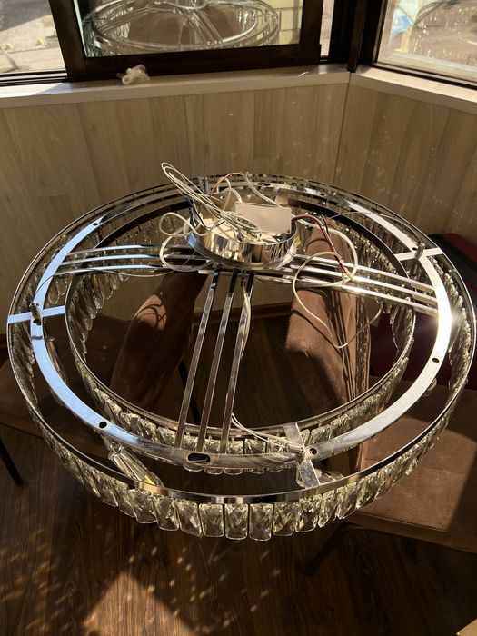 Продам люстру в хорошем состоянии