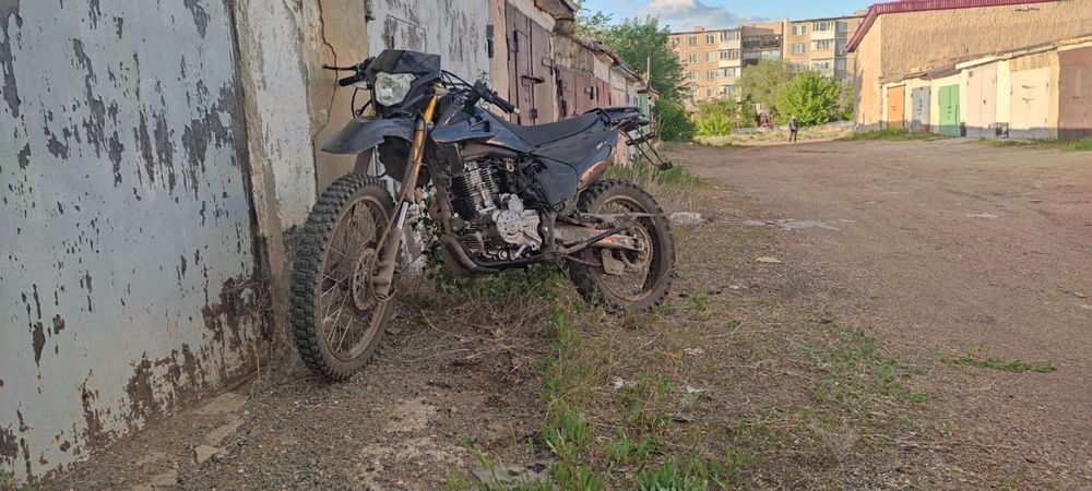 Продам эндуро 250 кубов