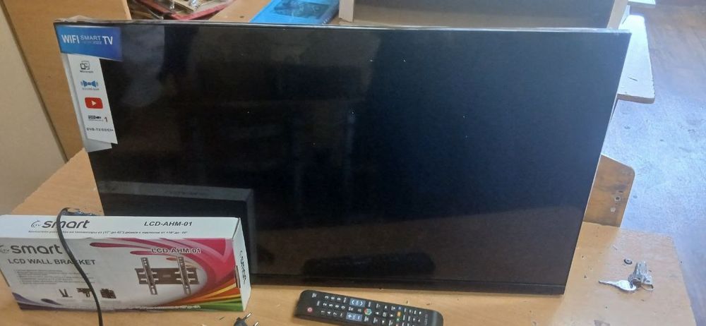 Smart TV 32tali hli yangi pashti ishlatilmagan kelishamiz