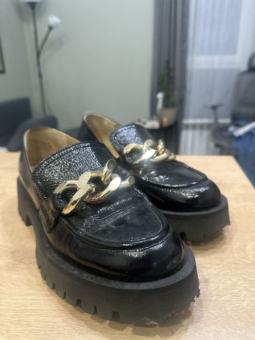 Черные Лофферы с Золотой цепью